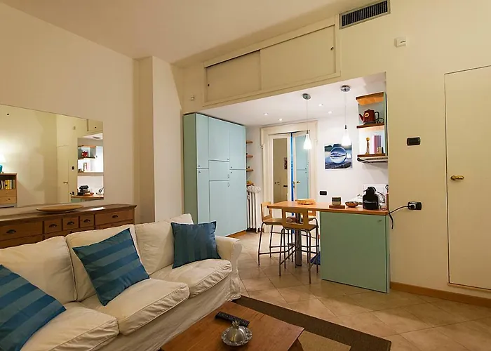 Elegant Apartment In Sant\'Ambrogio
