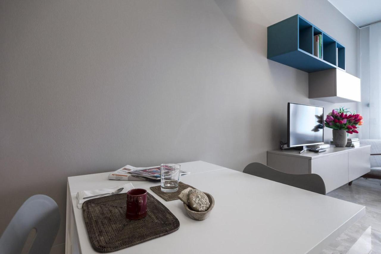 Contempora - Elvezia 8 - E14 * Mailand