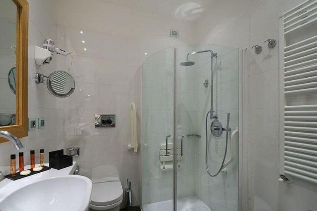 Canada Hotel 3*