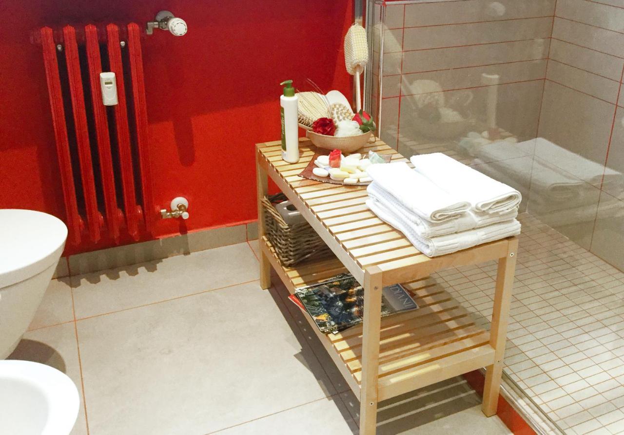 Apartment Rosso A Milano, Vicino Allo Ieo