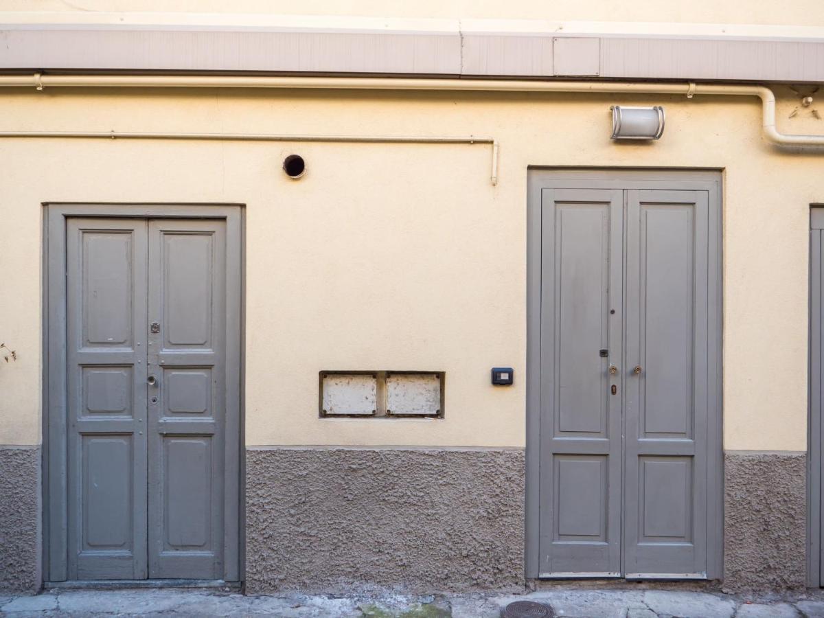 The Rent - Studio Nearby Sant'agostino Metro Apartment Mailand