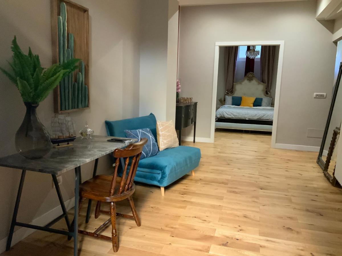 Beautiful Basement-tony Appartment-in The Heart Of * Mailand
