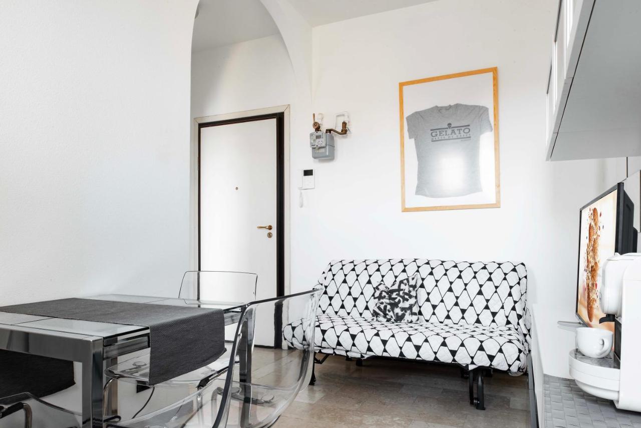 Apartment Luvi - Alzaia Naviglio Pavese