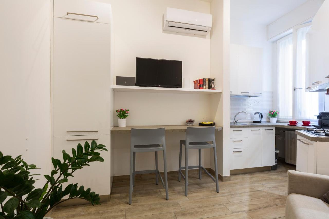 Yellow Line Apartment Milan