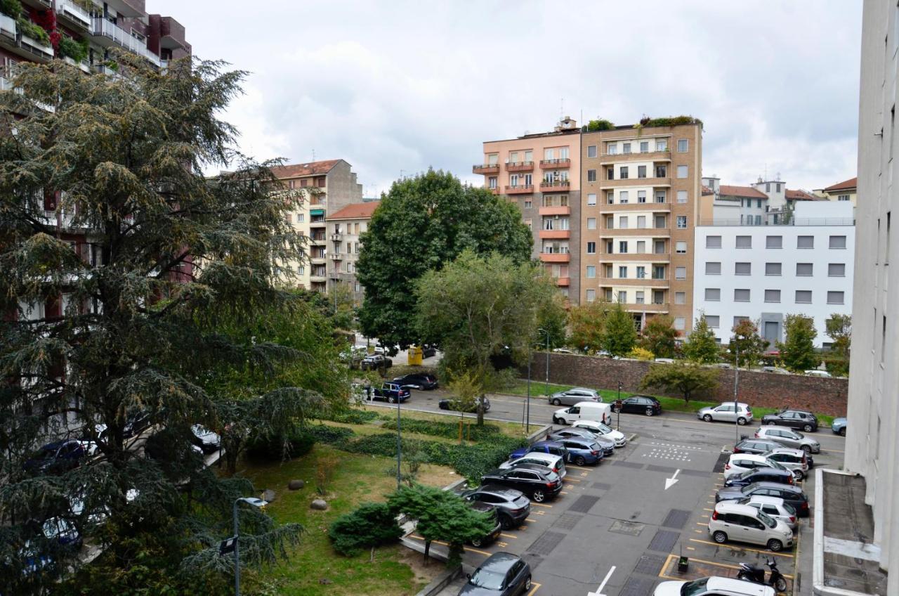 New Renovated With Balcony Porta Romana Apartment