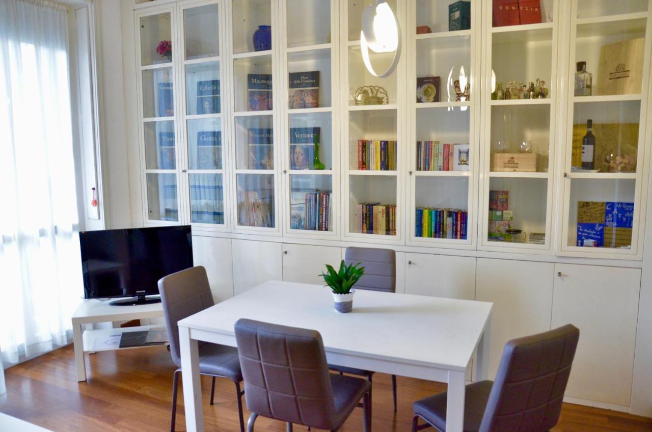 New Renovated With Balcony Porta Romana Apartment Mailand