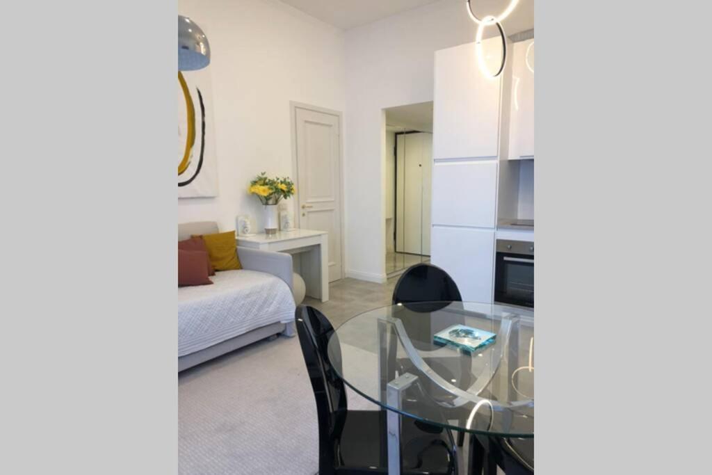Casa Alberto Da Giussano, Elegante Bilocale In Centro Con Balcone Sul Parco Apartment *