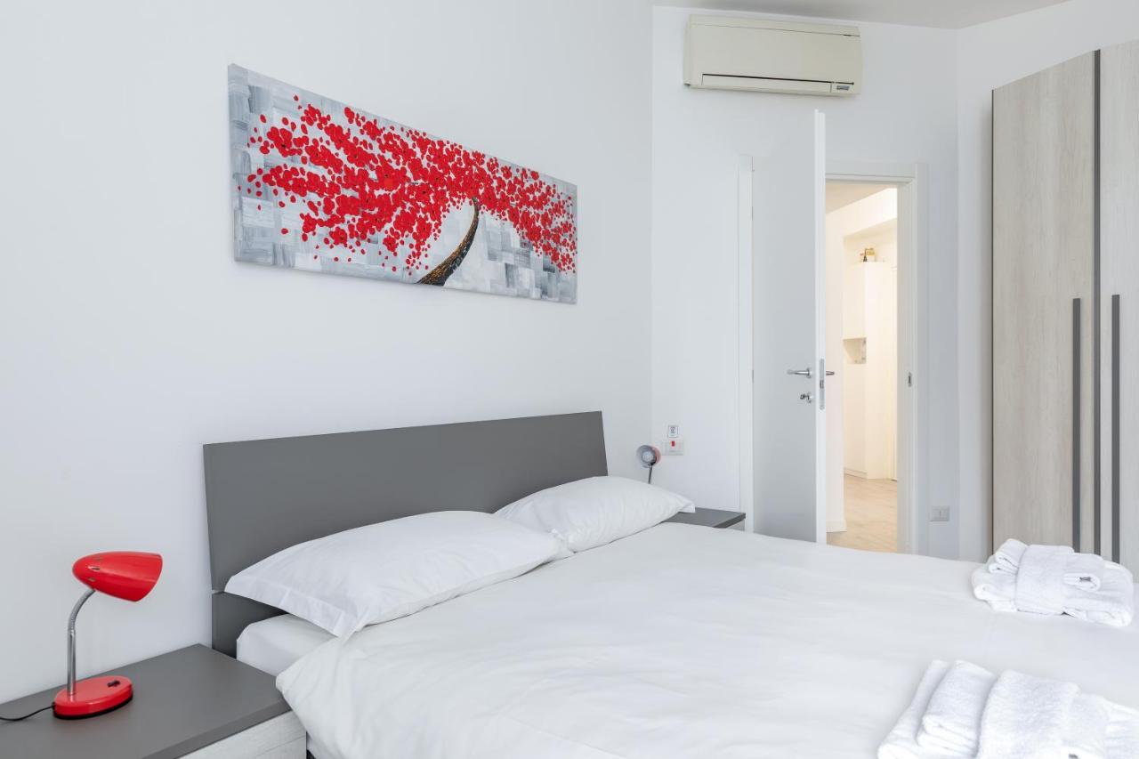 Piazza De Angeli M1 Comfortable Flat With Balcony * Milan