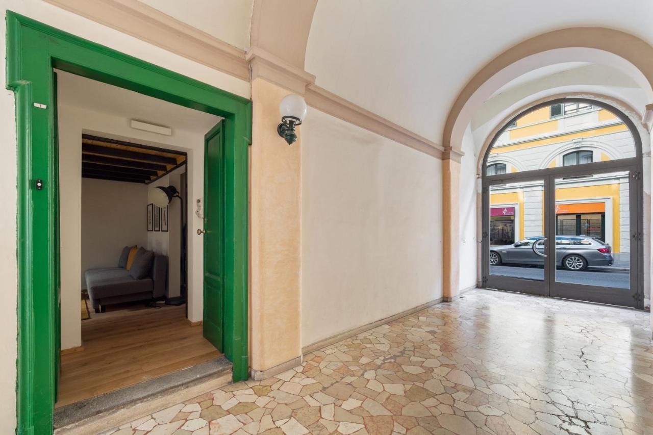Porta Venezia Modern Loft - The Door *