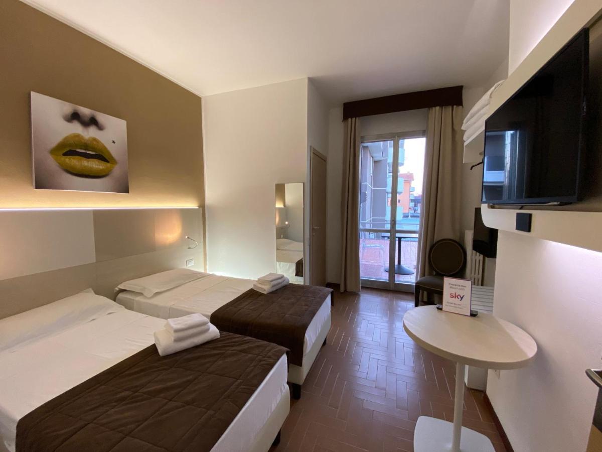 Vintage Hotel *