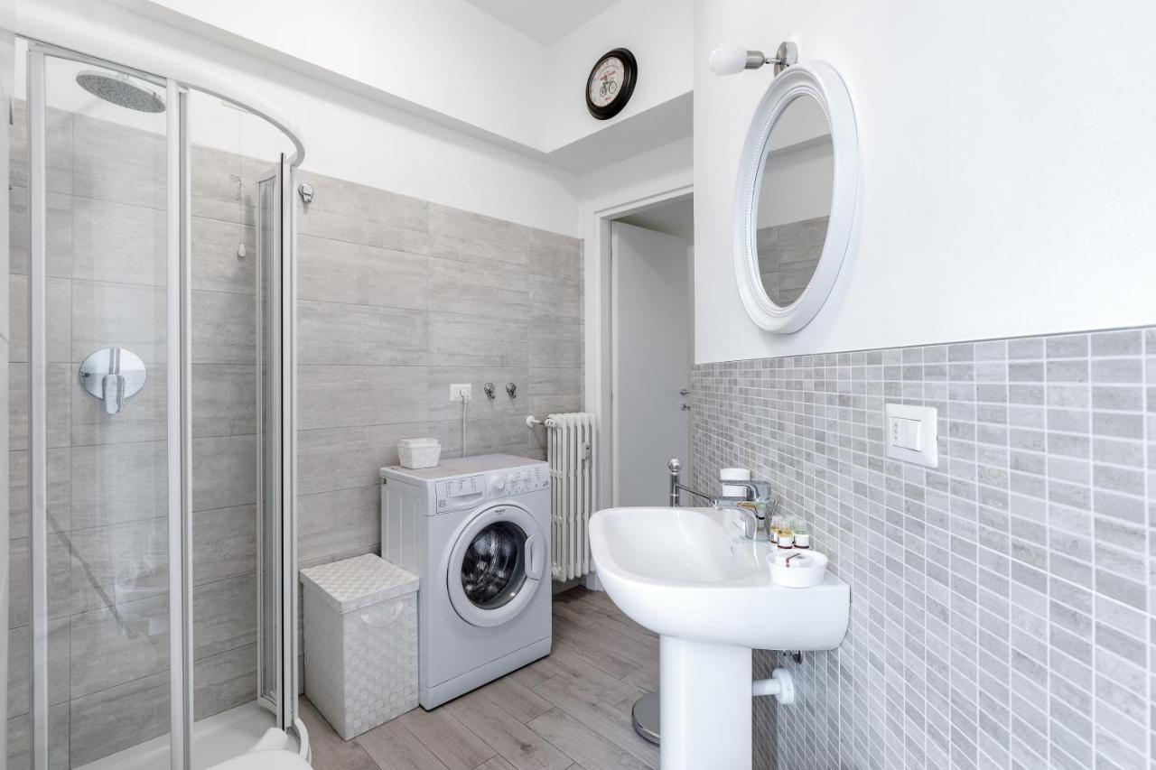 Apartment Piazza De Angeli M1 Comfortable Flat With Balcony Milan