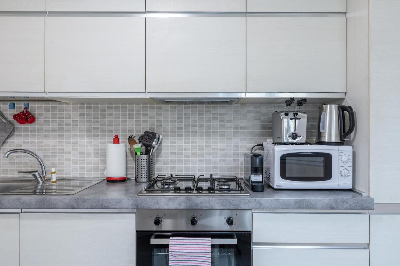 Apartment Piazza De Angeli M1 Comfortable Flat With Balcony *