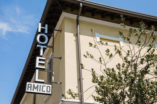 Amico Hotel *