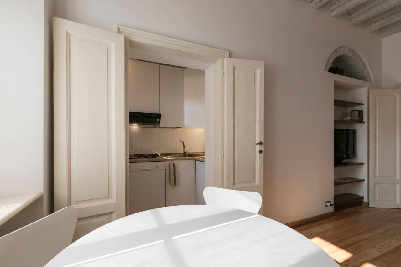 Naviglio, Sweet Dreams In The Heart Of The Fun