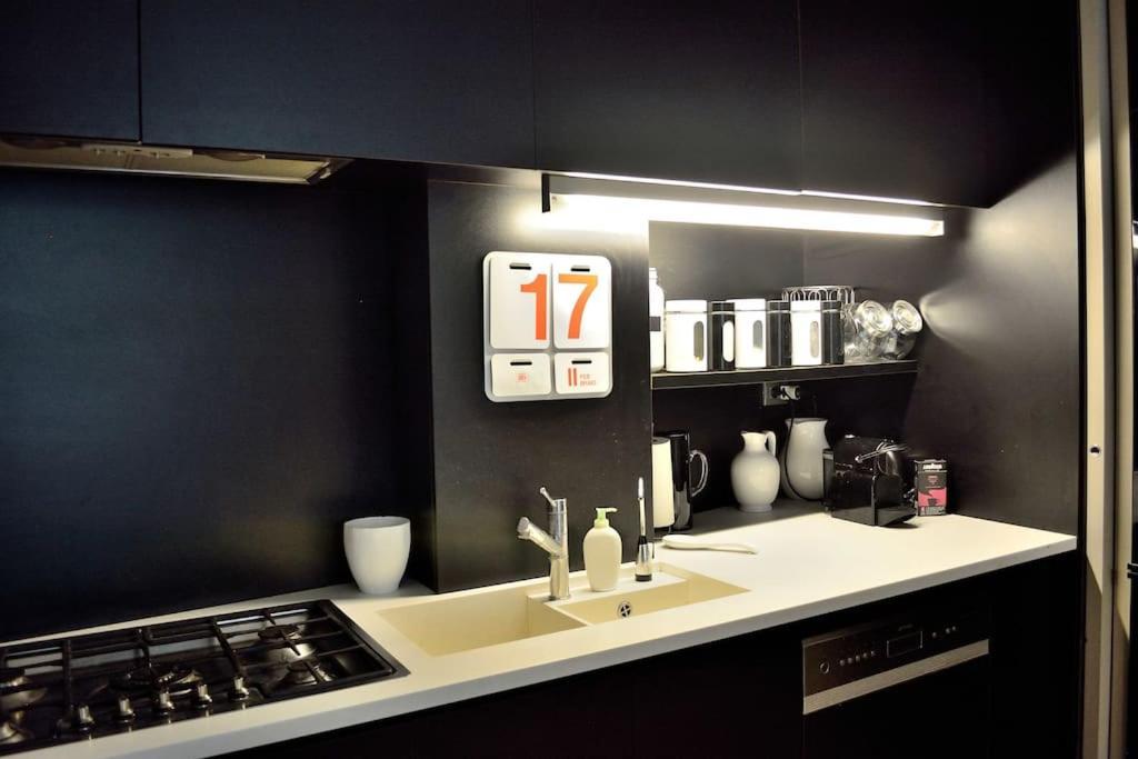 Youhosty - Del Lauro 6 Apartment *