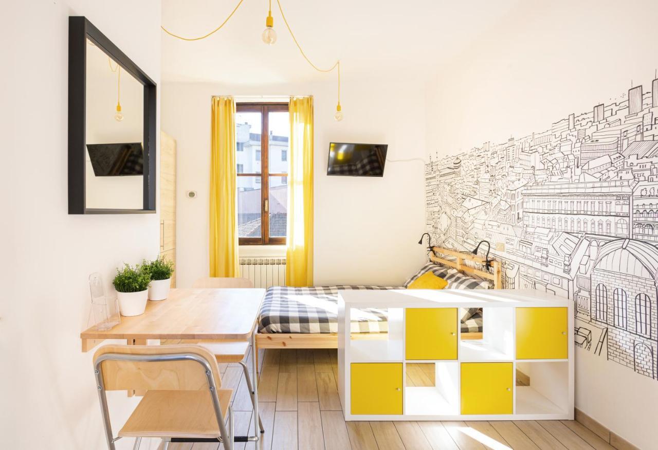 Apartment A Yellow Touch - Modern In Isola Mailand