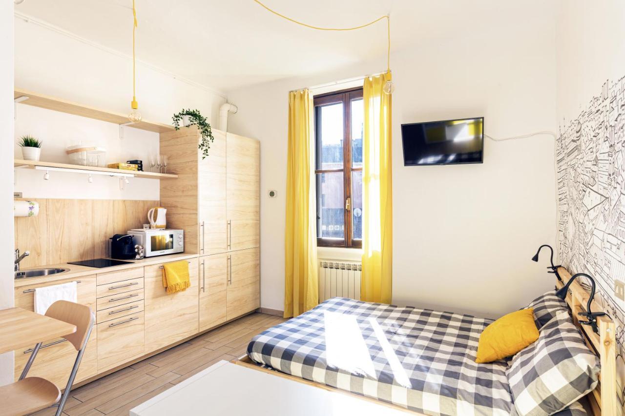 A Yellow Touch - Modern In Isola