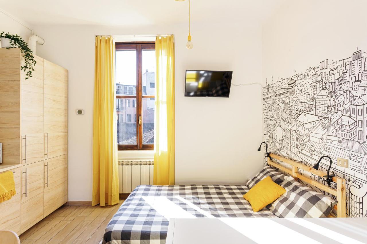 A Yellow Touch - Modern In Isola Apartment