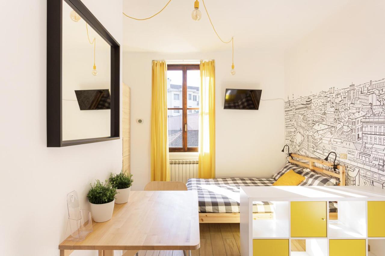 A Yellow Touch - Modern In Isola