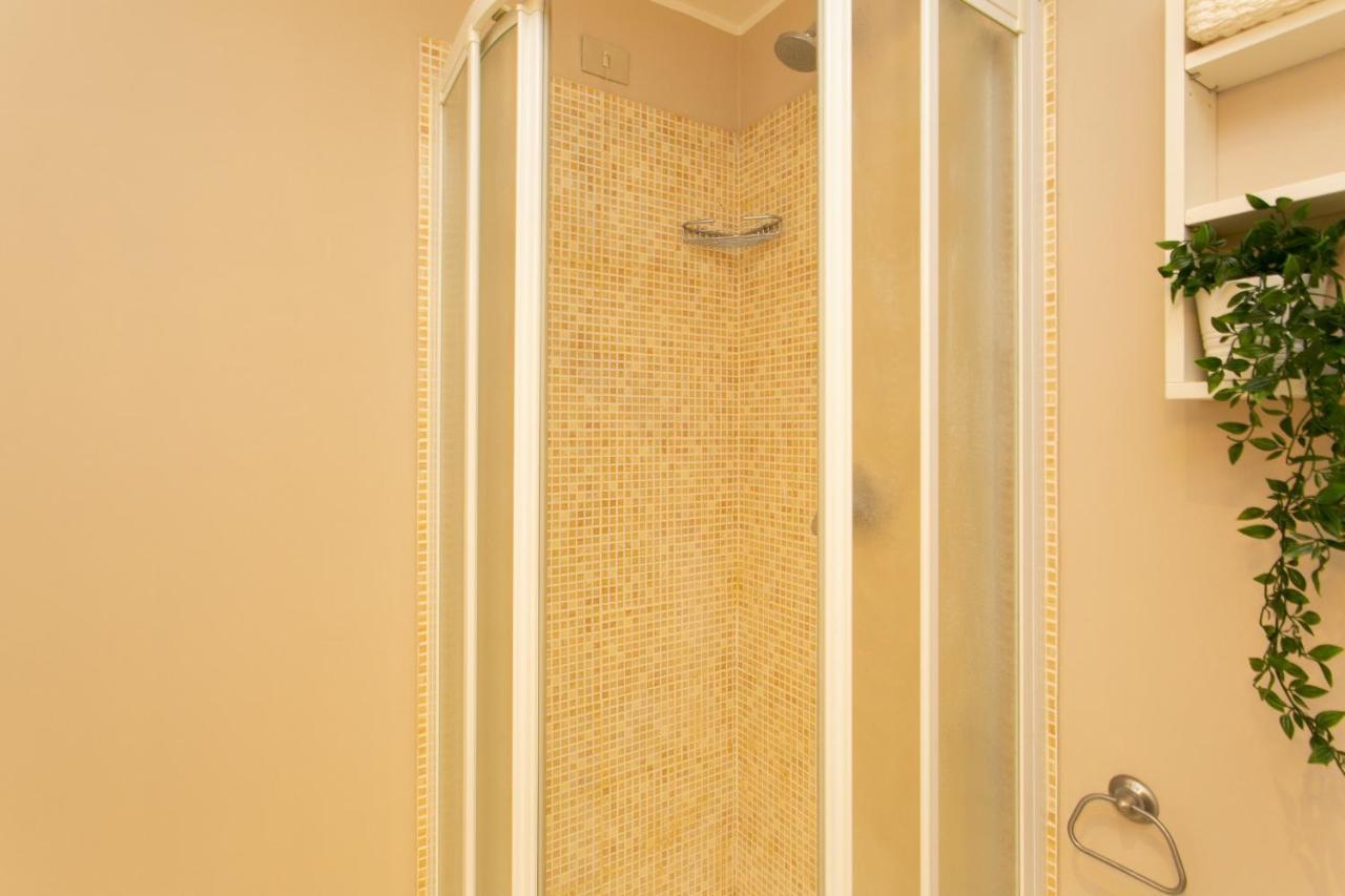 Apartment The Best Rent - Beautiful Near Loreto Metro Station Mailand