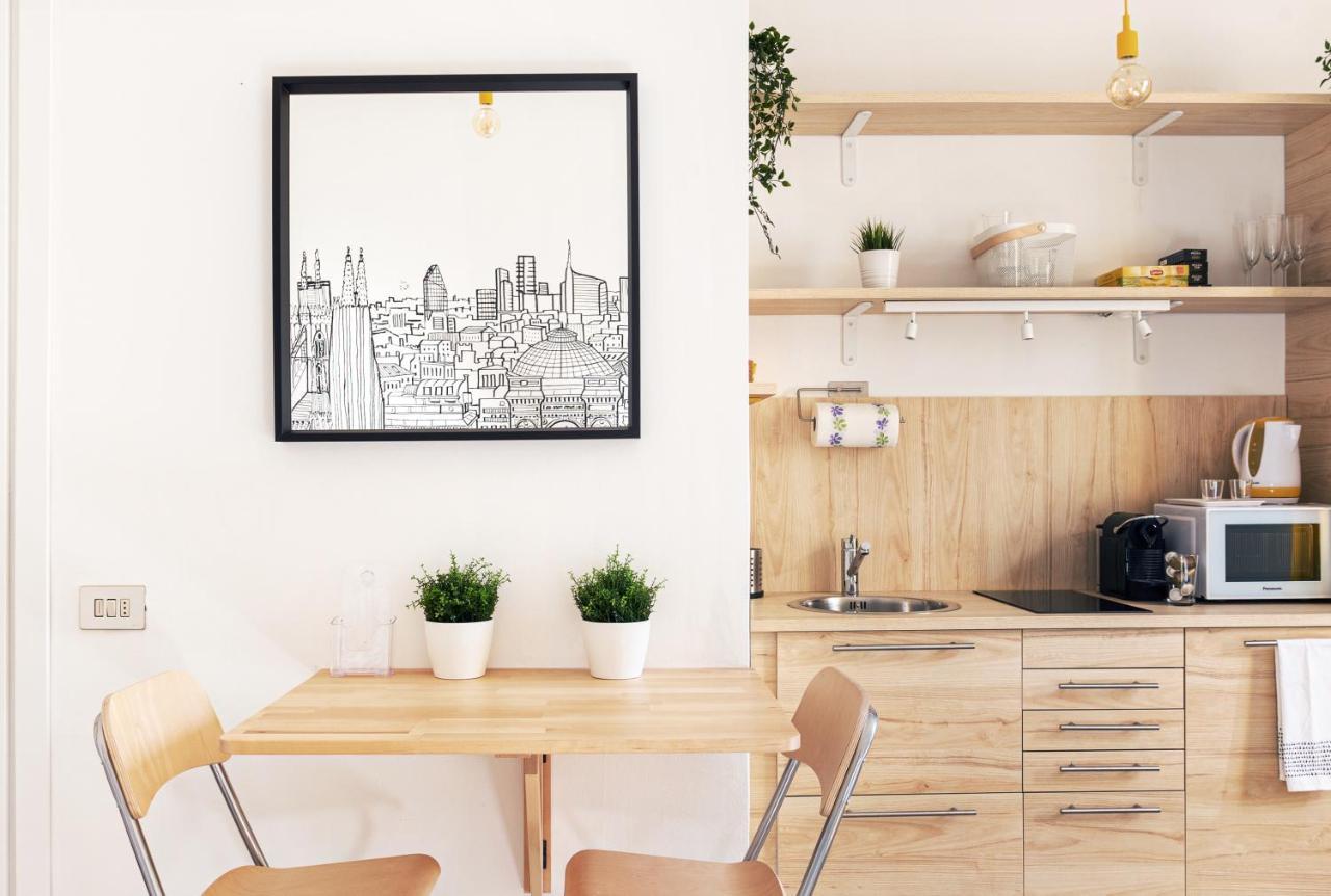 A Yellow Touch - Modern In Isola
