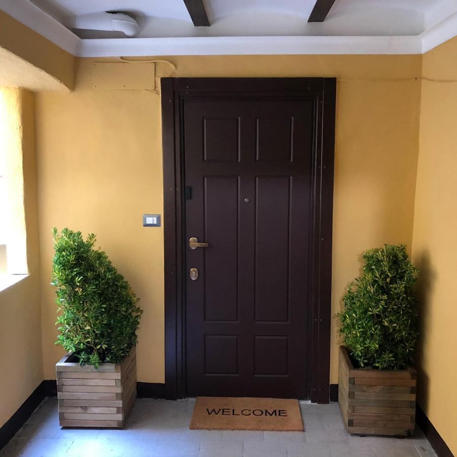 Elegant In Center Apartment *