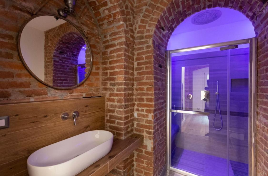 Luxury In Center Apartment
