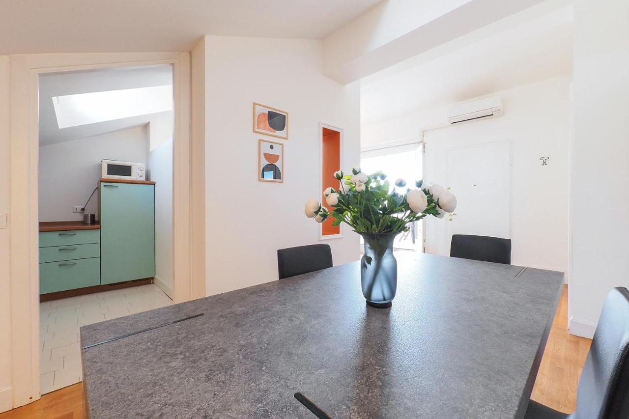 Contempora - Lanzone 5 Apartment Mailand