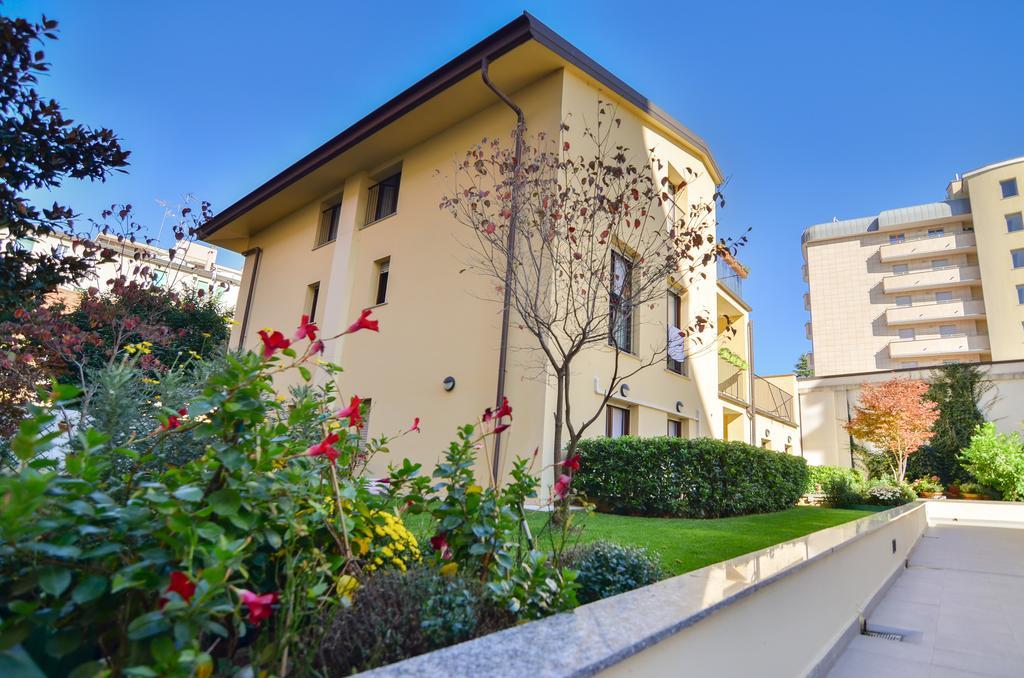 Candoglia Halldis Apartments *