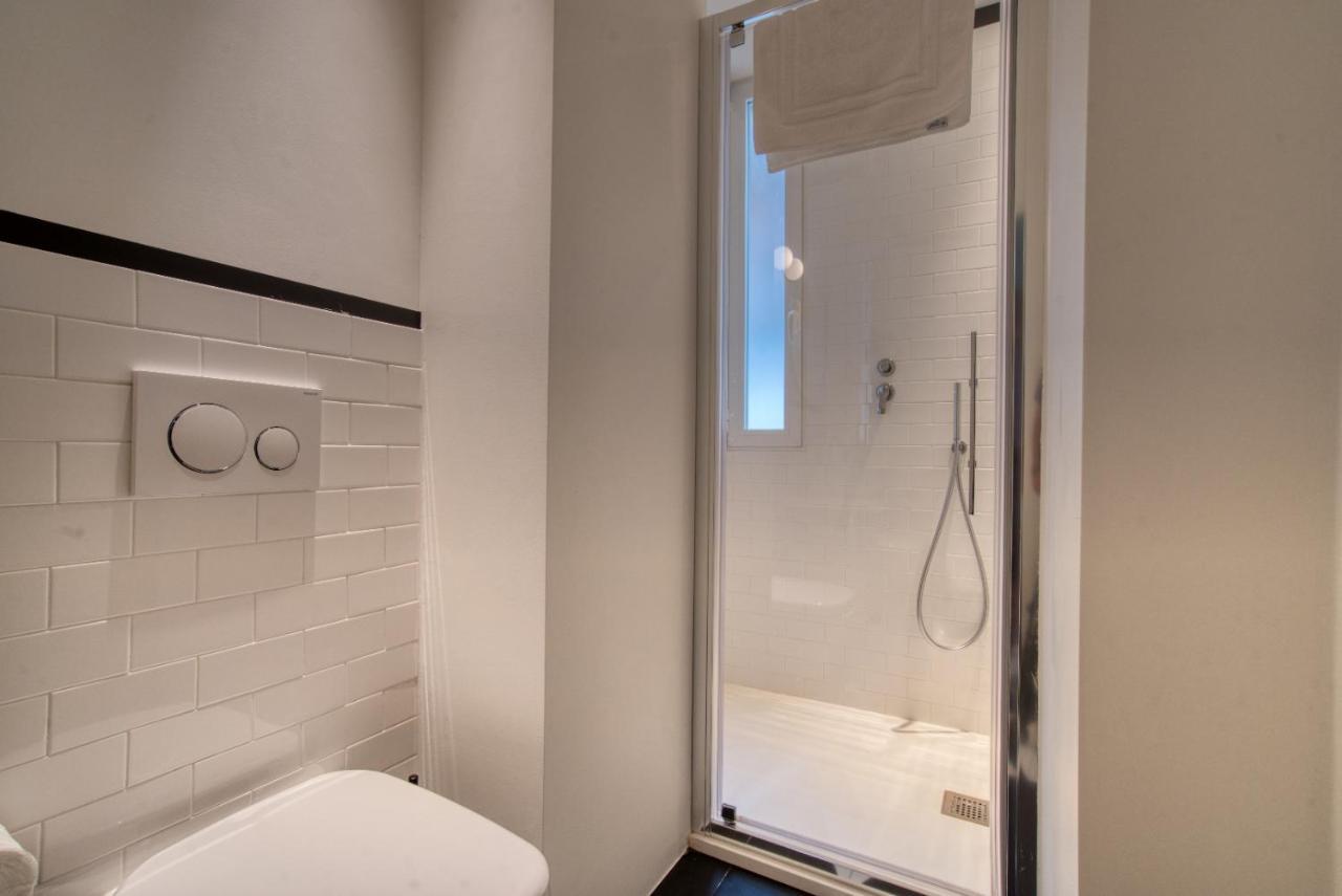 Dimora Claudia - Elegante Matrimoniale Con Bagno, Private Rooms, Self Check In, No Reception *