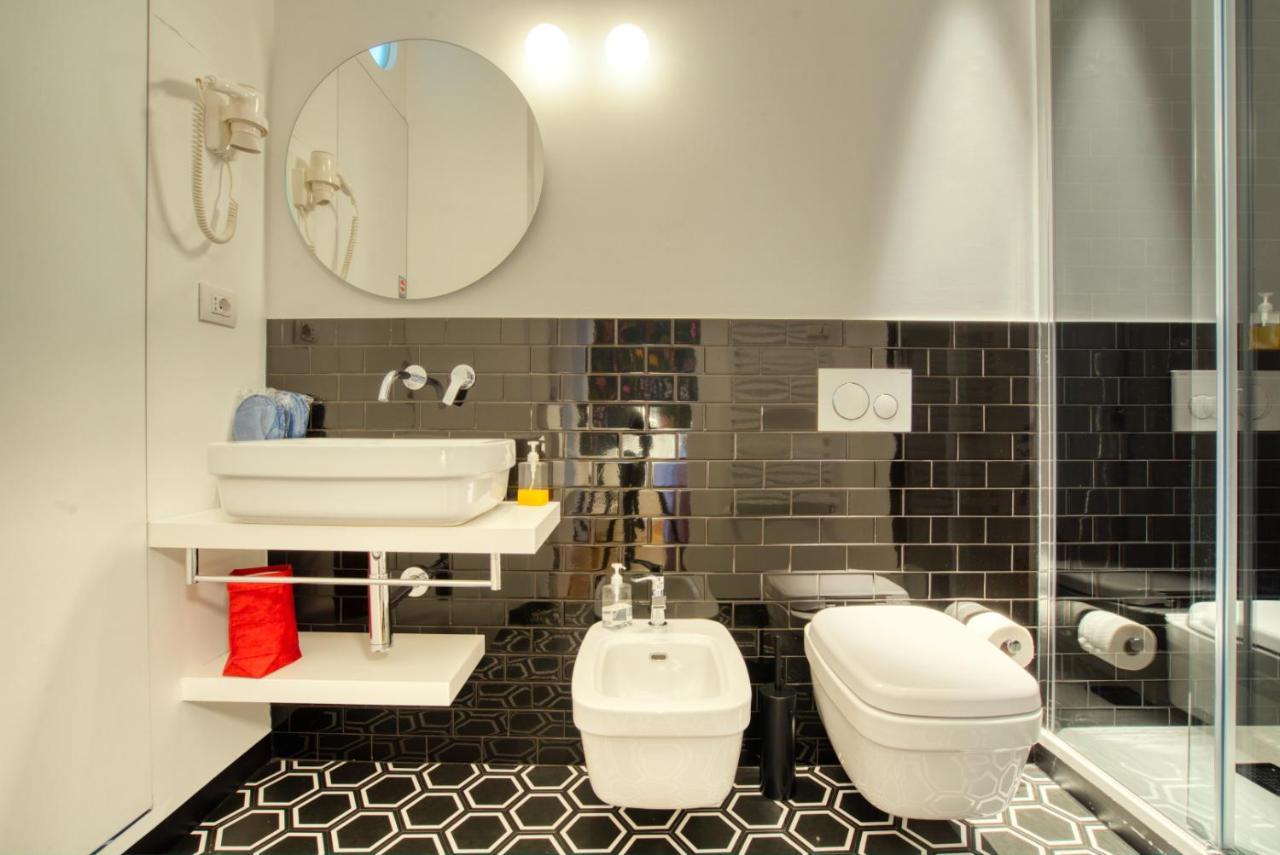 Dimora Claudia - Elegante Matrimoniale Con Bagno, Private Rooms, Self Check In, No Reception Guest house *