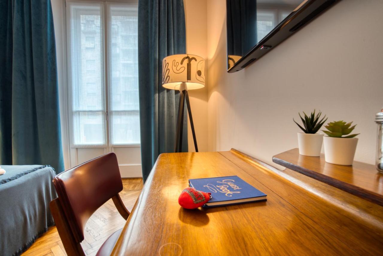 Guest house Dimora Claudia - Elegante Matrimoniale Con Bagno, Private Rooms, Self Check In, No Reception