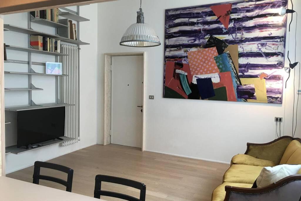 Apartment Design & Comfort Apartment In Nolo Milano M1 Metro Milan