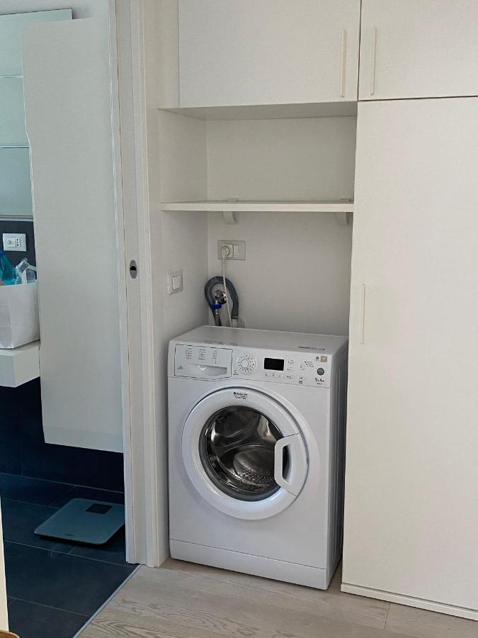 Bright & Spacious Near Navigli - Ponti Apartment Mailand