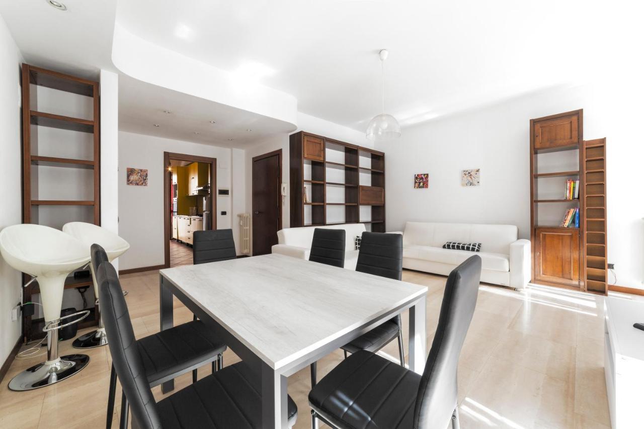 Cenisio M5 Lovely - With Balcony! * Mailand