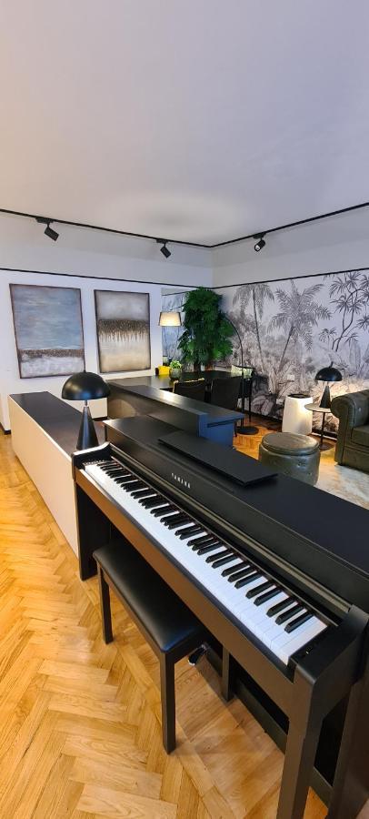 Exclusive Top Floor 2-bedroom Flat * Milão