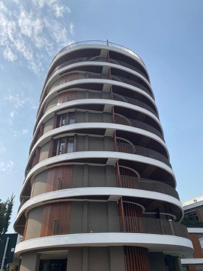 Apartment Number House - Number 10 *