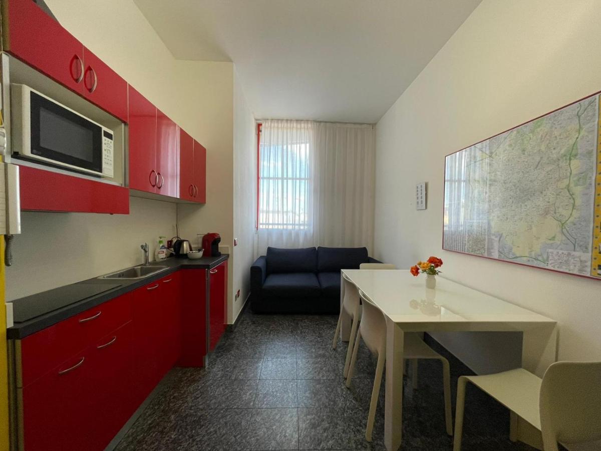 Camperio Central & Colorful In Cordusio *