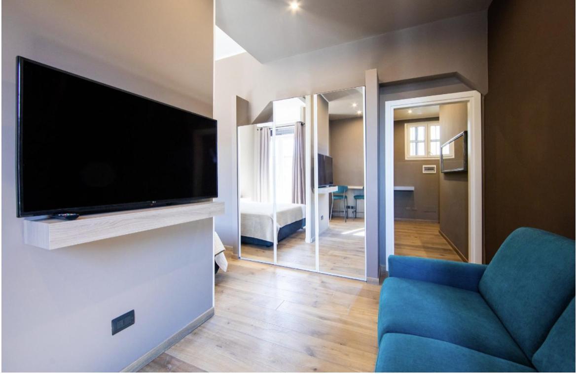 Amazing New With Beautiful View From Moscova Group Mailand