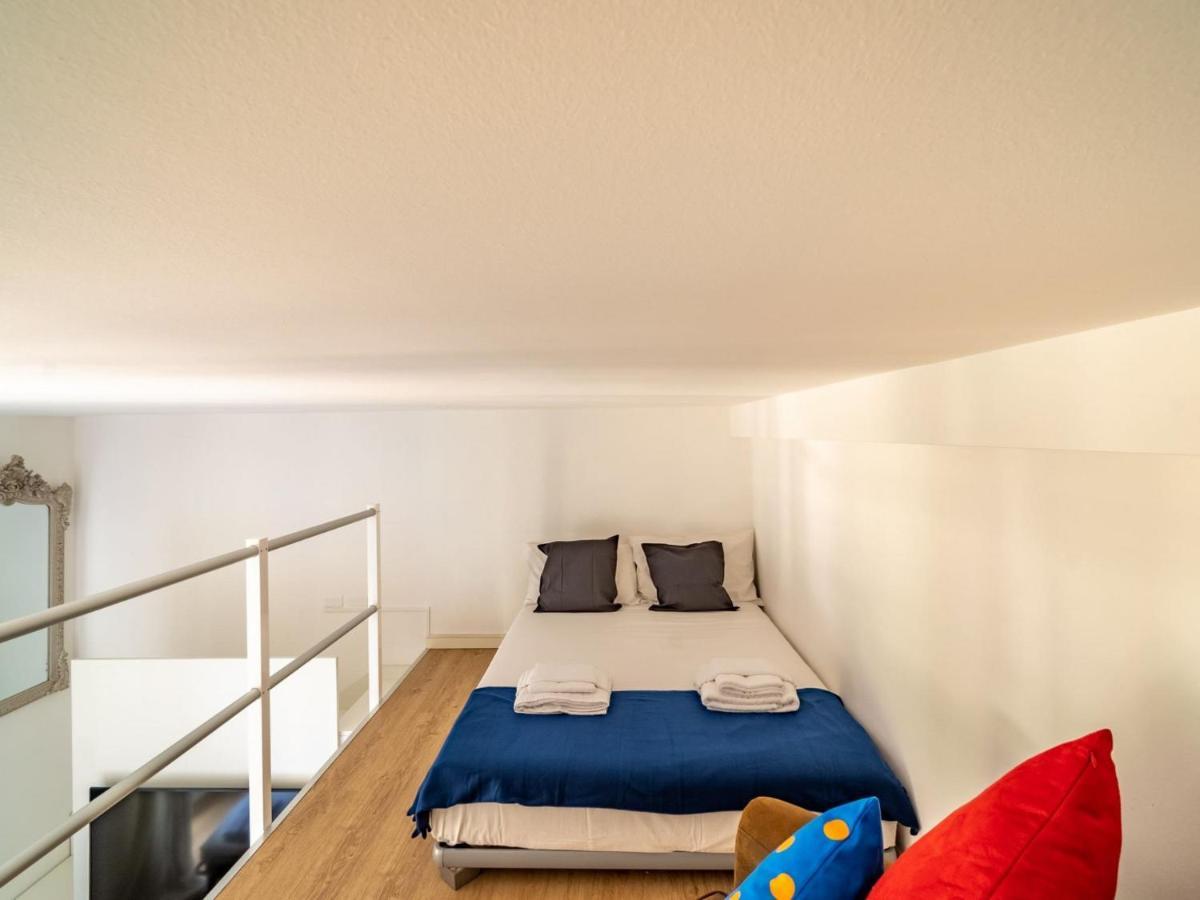 Apartamento The Rent - Lovely Loft With Balcony Near Piazza Vetra Milão