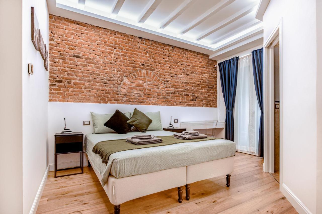 Luxury In Center Apartment
