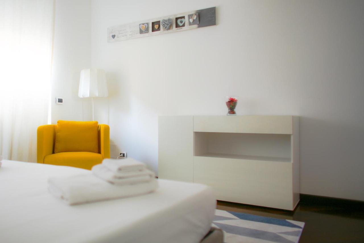 Bnbutler - Bergonzoli - Modern And Bright Near Station Apartment Mailand