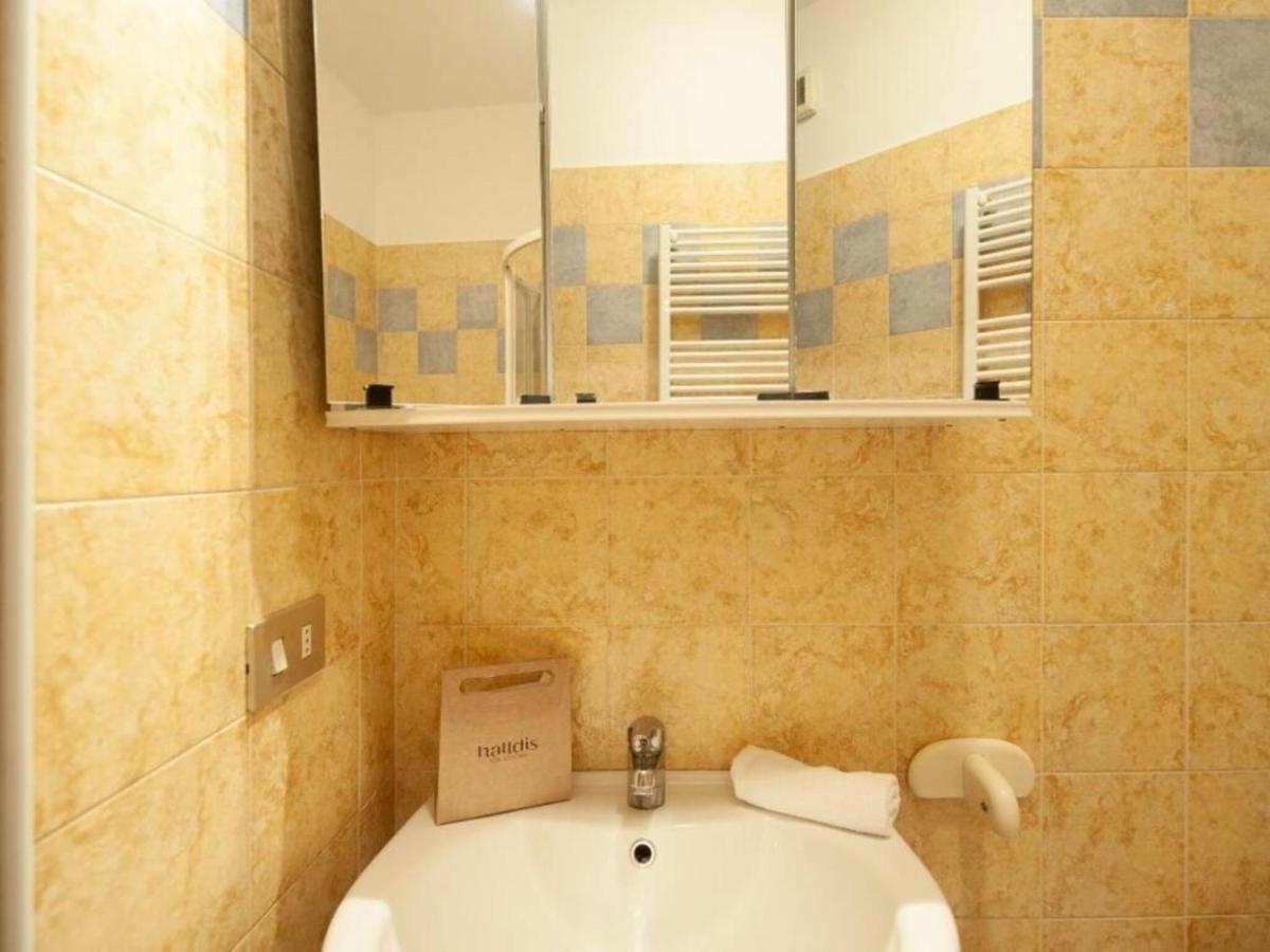 Poggibonsi By Halldis Apartment