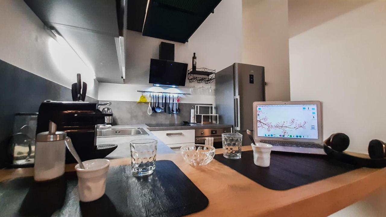 Altido Stylish Loft For 4 In Famous Navigli District Apartamento