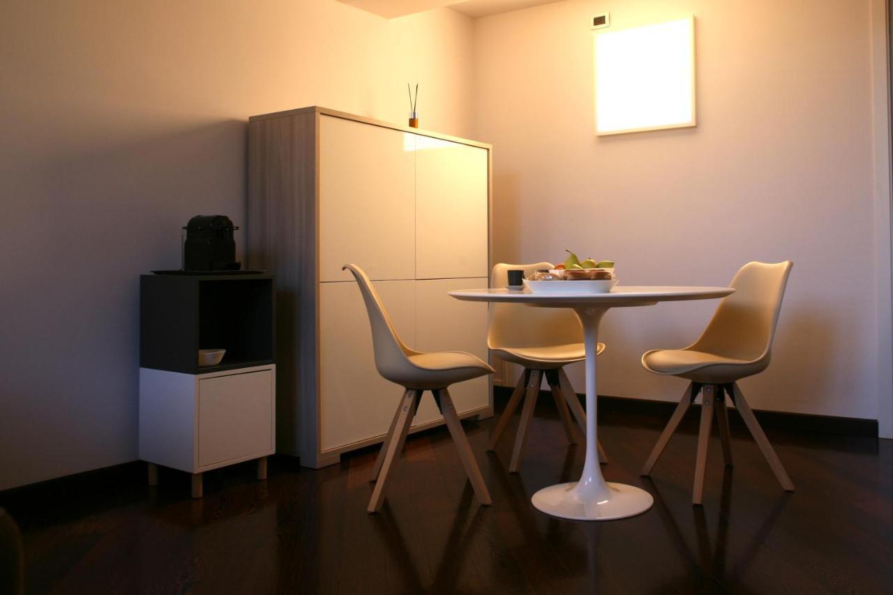 Bnbutler - Bergonzoli - Modern And Bright Near Station Apartment Mailand