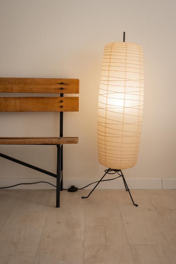 Bench Apartment *