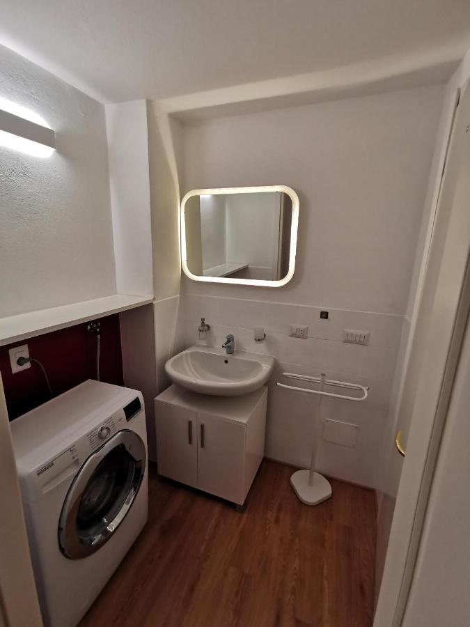 Navigli Area- New Loft Fully Equipped 5 Pax Apartment