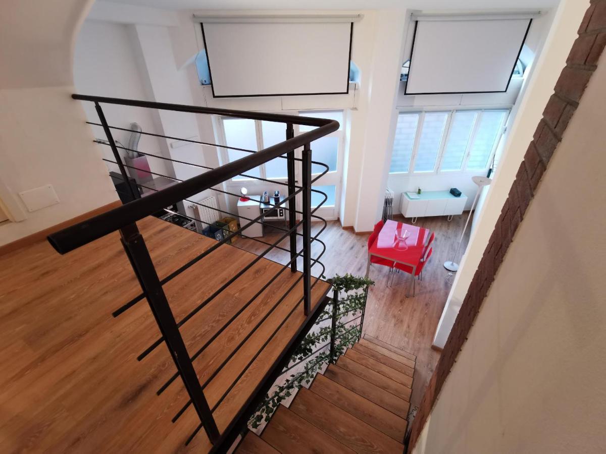 Navigli Area- New Loft Fully Equipped 5 Pax Apartment