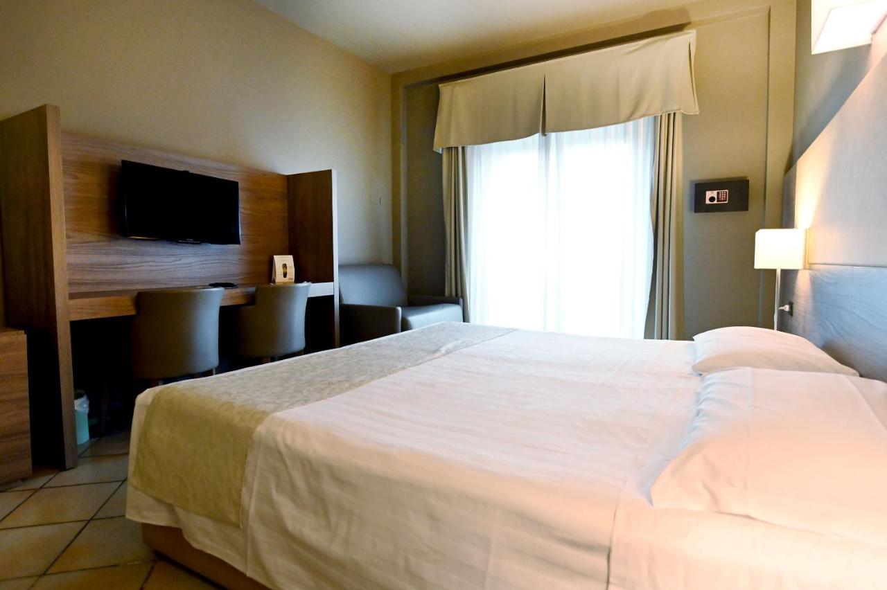 Hotel Sunflower 4*