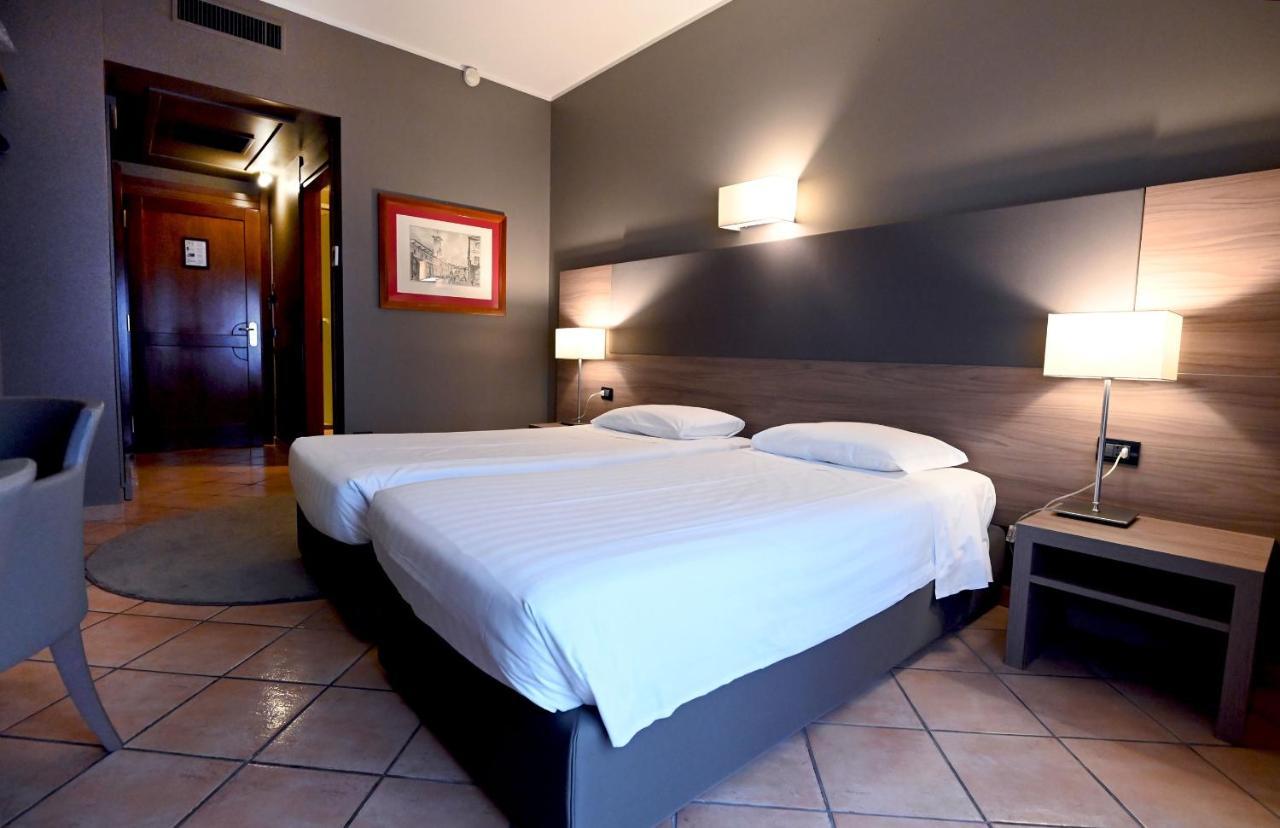 Hotel Sunflower 4*
